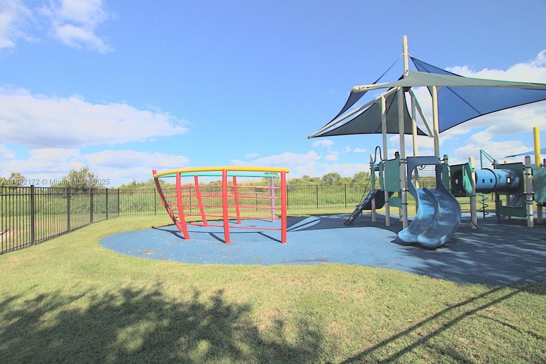 For Sale: $325,000 (4 beds, 2 baths, 2014 Square Feet)