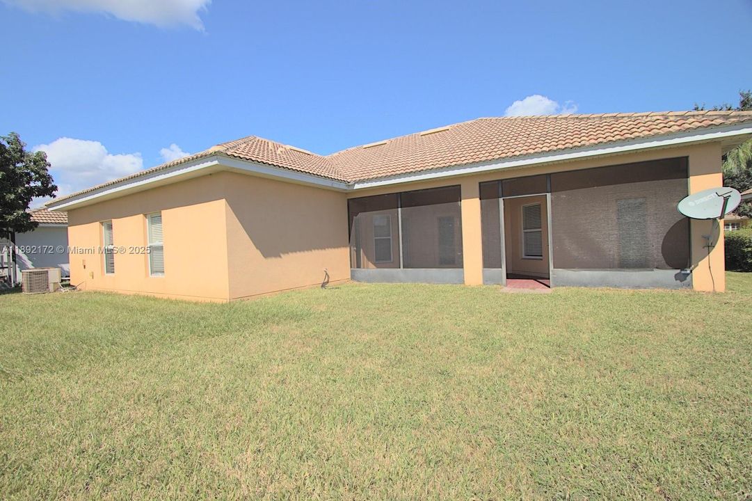 For Sale: $325,000 (4 beds, 2 baths, 2014 Square Feet)