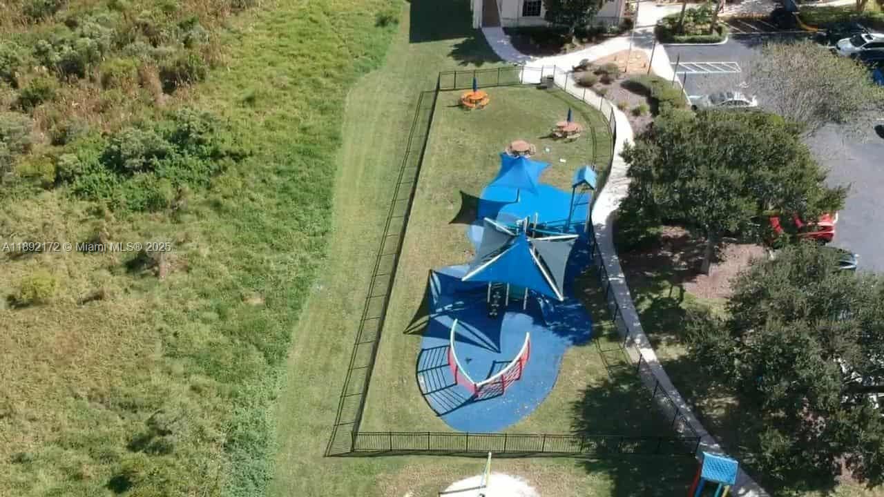 For Sale: $325,000 (4 beds, 2 baths, 2014 Square Feet)