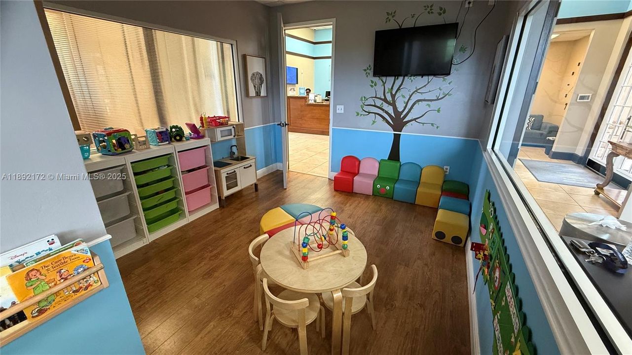 For Sale: $325,000 (4 beds, 2 baths, 2014 Square Feet)