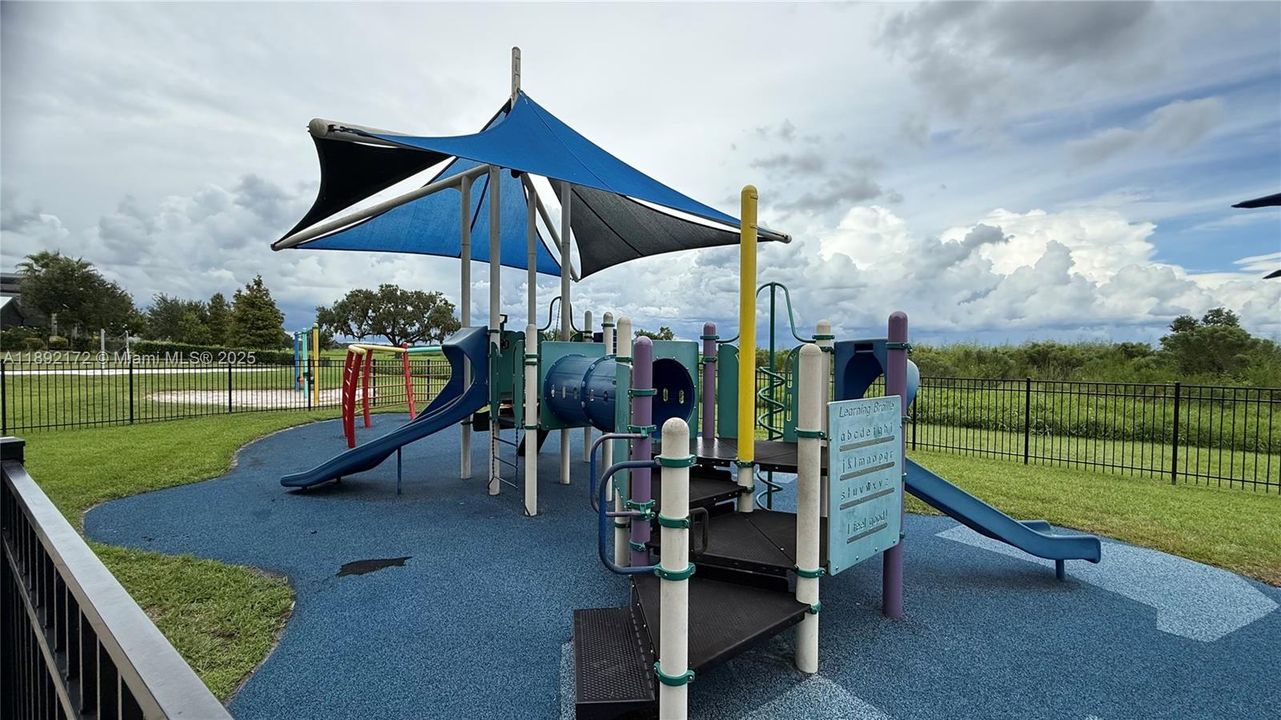 For Sale: $325,000 (4 beds, 2 baths, 2014 Square Feet)