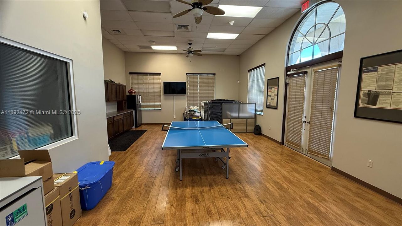 For Sale: $325,000 (4 beds, 2 baths, 2014 Square Feet)