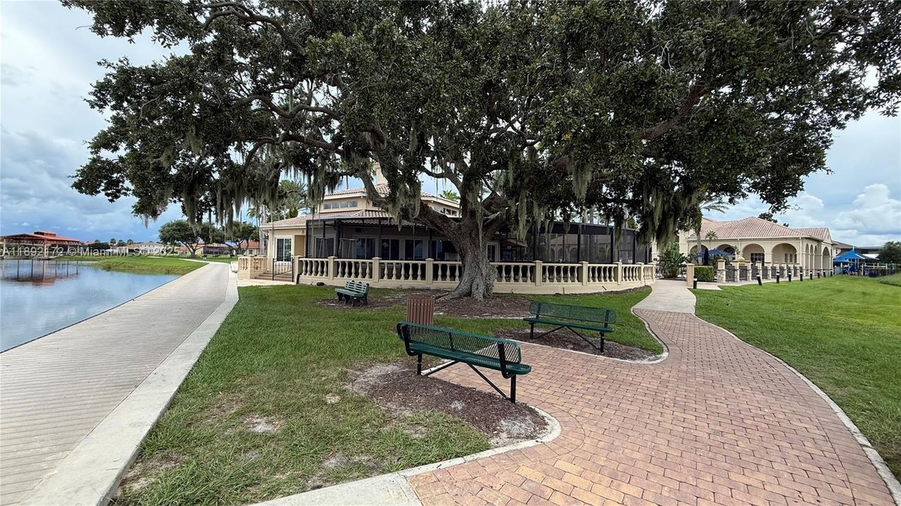 For Sale: $325,000 (4 beds, 2 baths, 2014 Square Feet)