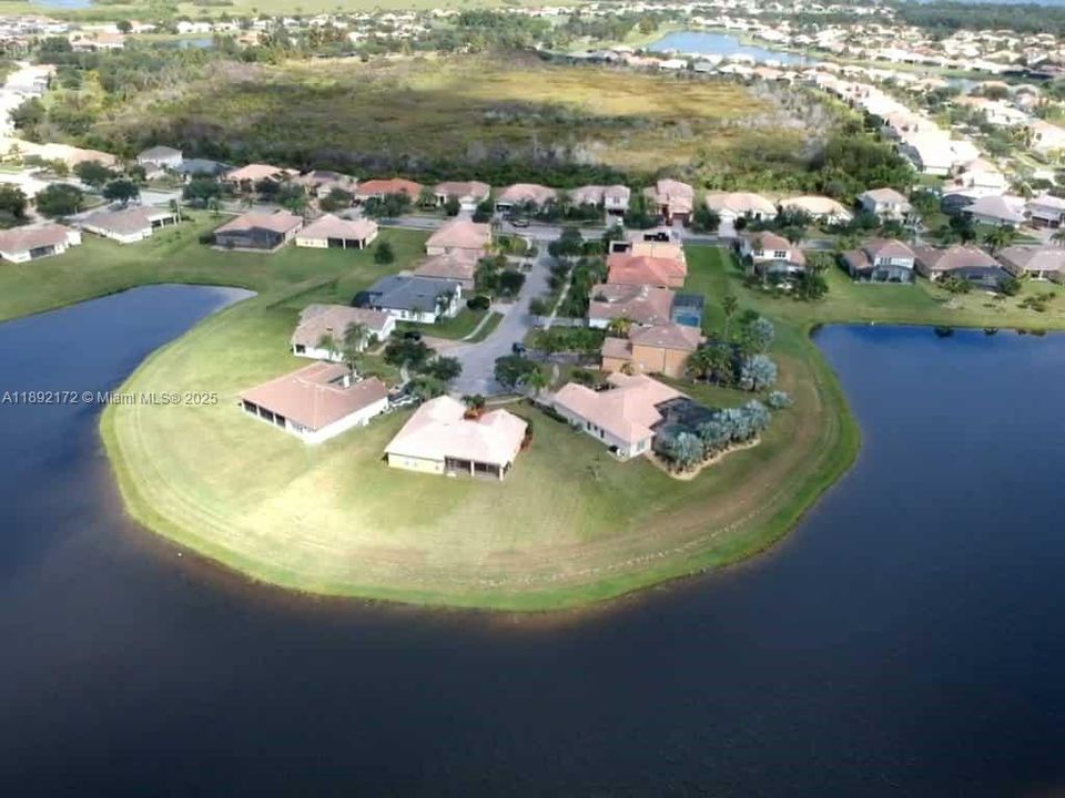 For Sale: $325,000 (4 beds, 2 baths, 2014 Square Feet)