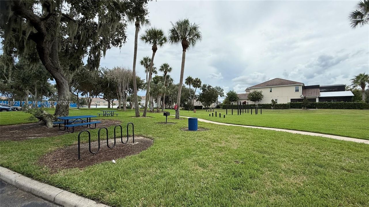 For Sale: $325,000 (4 beds, 2 baths, 2014 Square Feet)