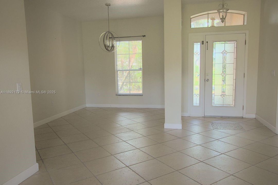 For Sale: $325,000 (4 beds, 2 baths, 2014 Square Feet)