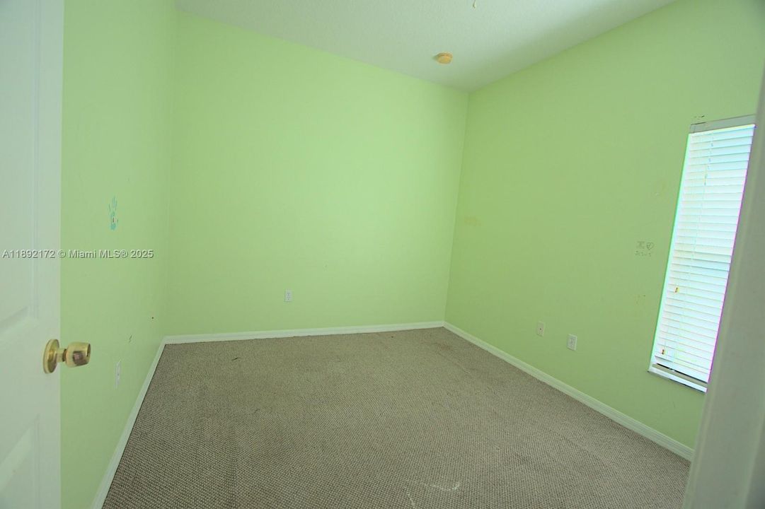 For Sale: $325,000 (4 beds, 2 baths, 2014 Square Feet)