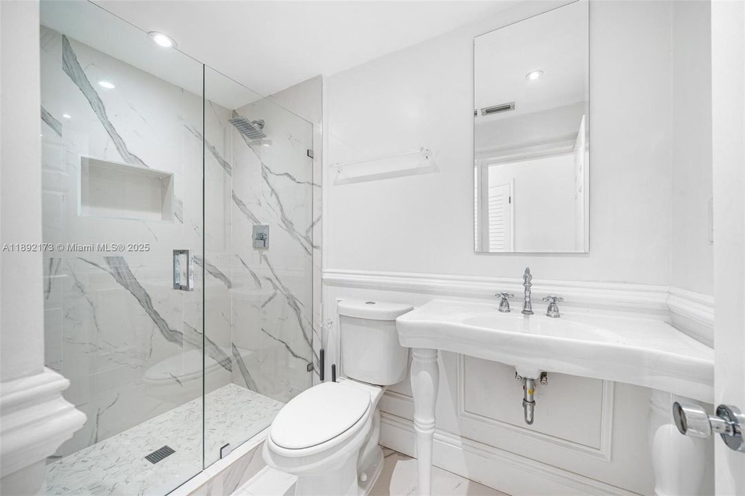 For Sale: $5,450,000 (4 beds, 4 baths, 3899 Square Feet)