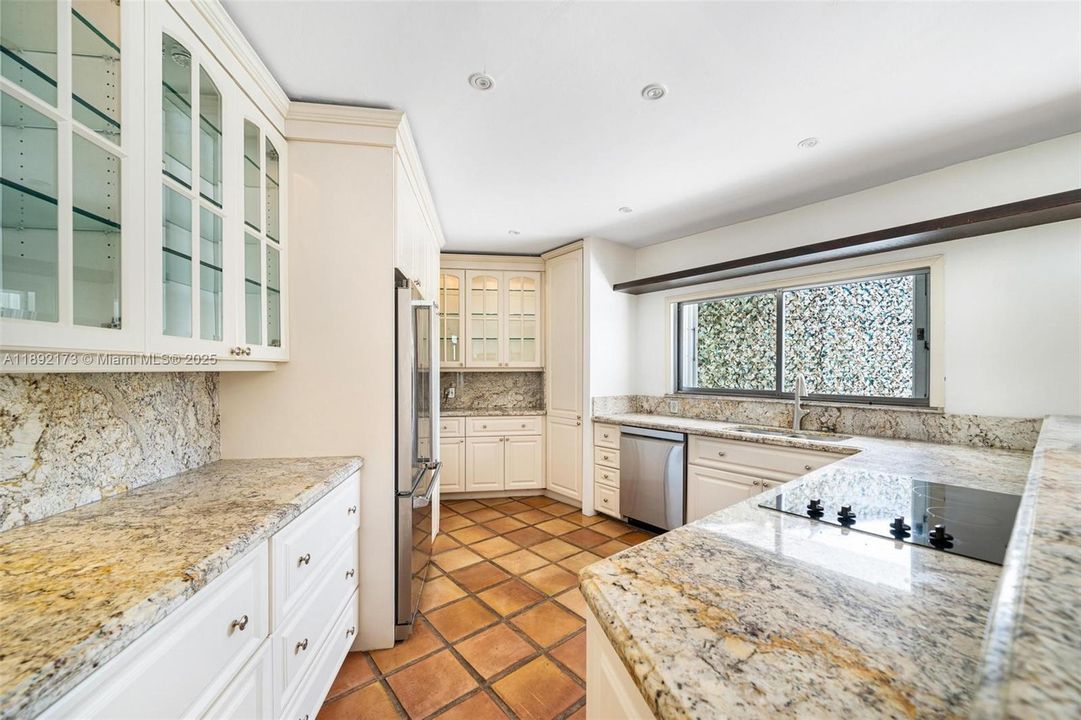 For Sale: $5,450,000 (4 beds, 4 baths, 3899 Square Feet)