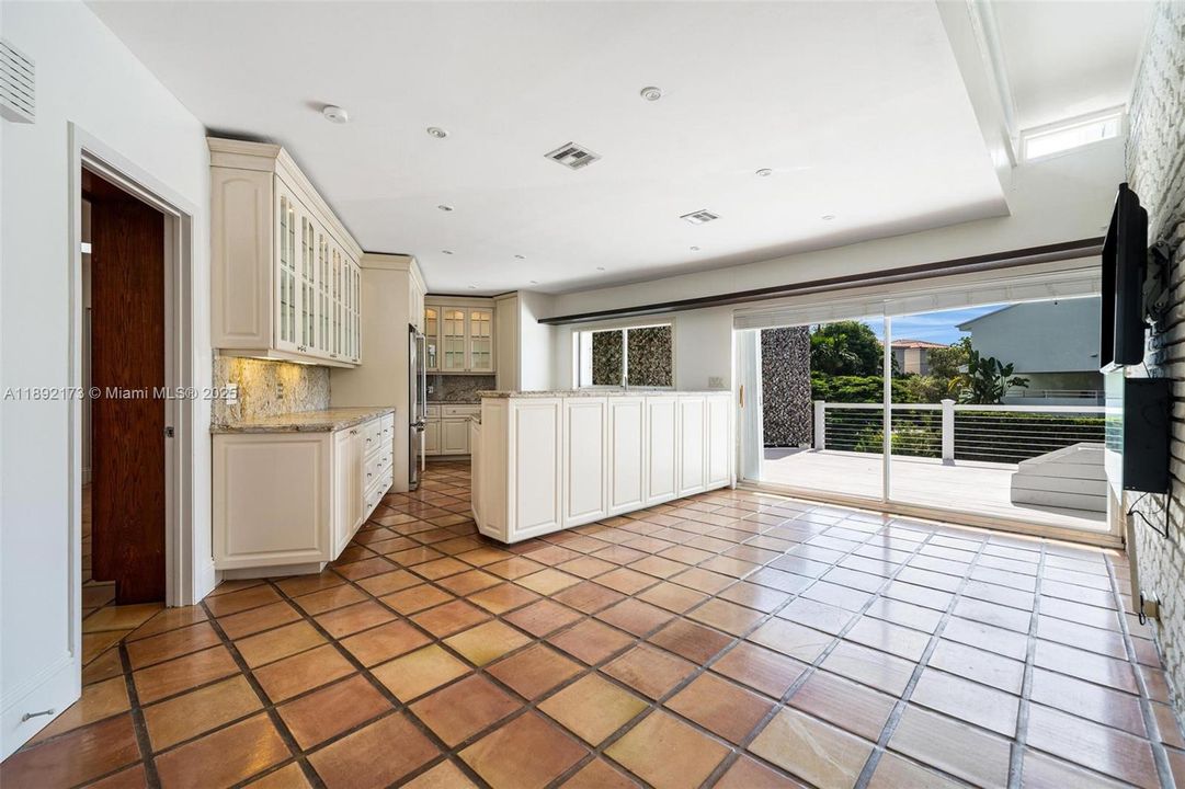 For Sale: $5,450,000 (4 beds, 4 baths, 3899 Square Feet)