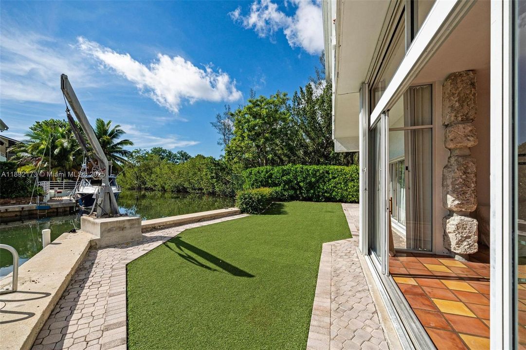 For Sale: $5,450,000 (4 beds, 4 baths, 3899 Square Feet)