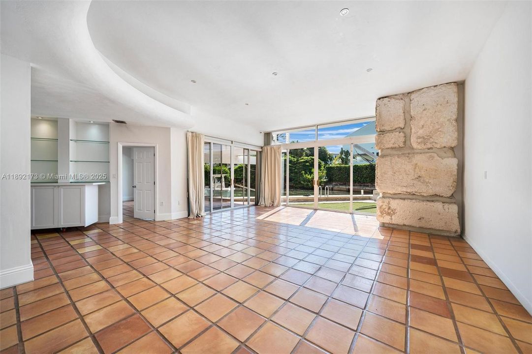 For Sale: $5,450,000 (4 beds, 4 baths, 3899 Square Feet)