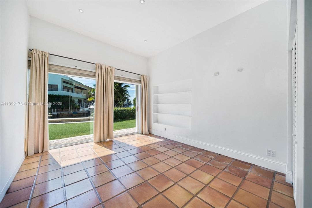 For Sale: $5,450,000 (4 beds, 4 baths, 3899 Square Feet)