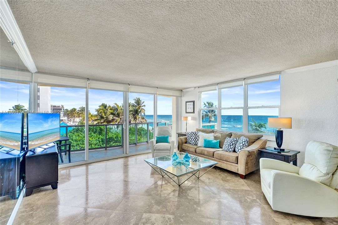 Active With Contract: $5,500 (2 beds, 2 baths, 1198 Square Feet)