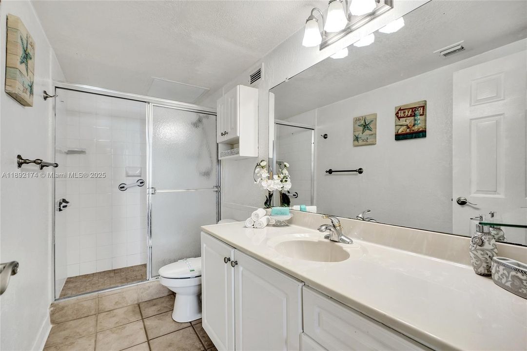 Active With Contract: $5,500 (2 beds, 2 baths, 1198 Square Feet)