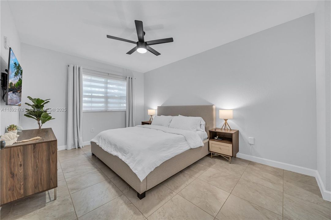 Active With Contract: $435,000 (3 beds, 2 baths, 1270 Square Feet)