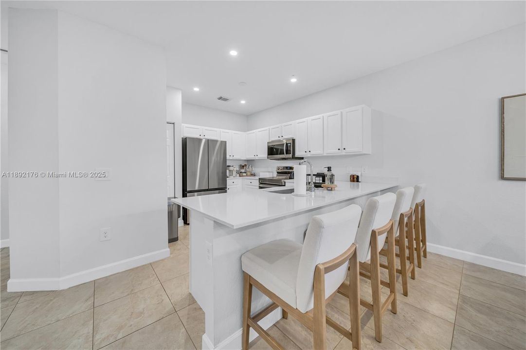 Active With Contract: $435,000 (3 beds, 2 baths, 1270 Square Feet)