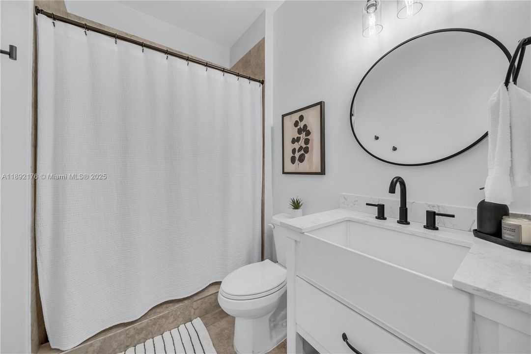 Active With Contract: $435,000 (3 beds, 2 baths, 1270 Square Feet)