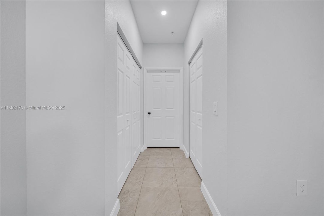 Active With Contract: $435,000 (3 beds, 2 baths, 1270 Square Feet)