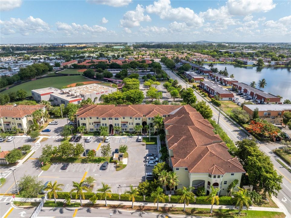 Active With Contract: $435,000 (3 beds, 2 baths, 1270 Square Feet)