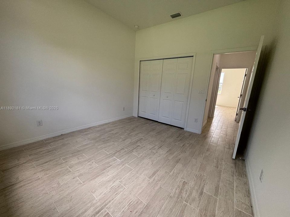 最近租的: $2,200 (4 贝兹, 2 浴室, 0 平方英尺)