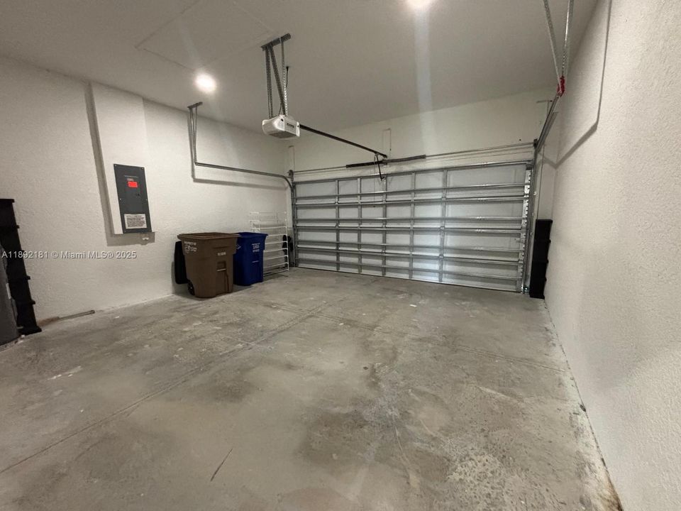 最近租的: $2,200 (4 贝兹, 2 浴室, 0 平方英尺)