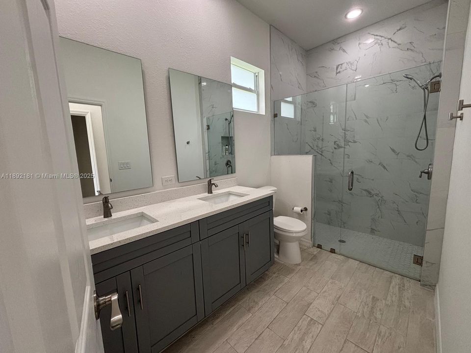 最近租的: $2,200 (4 贝兹, 2 浴室, 0 平方英尺)