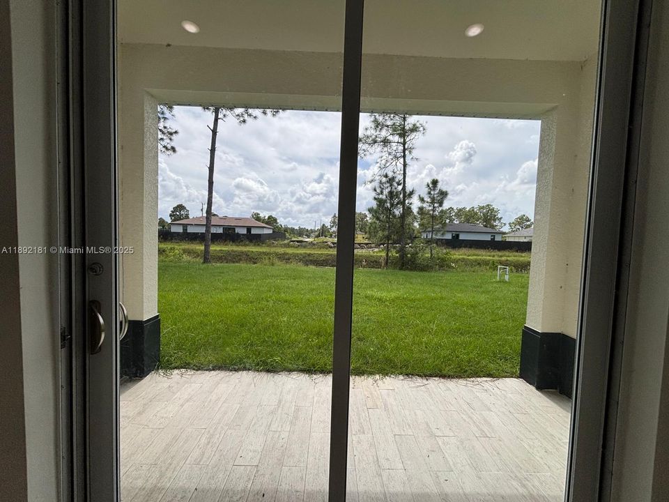 最近租的: $2,200 (4 贝兹, 2 浴室, 0 平方英尺)