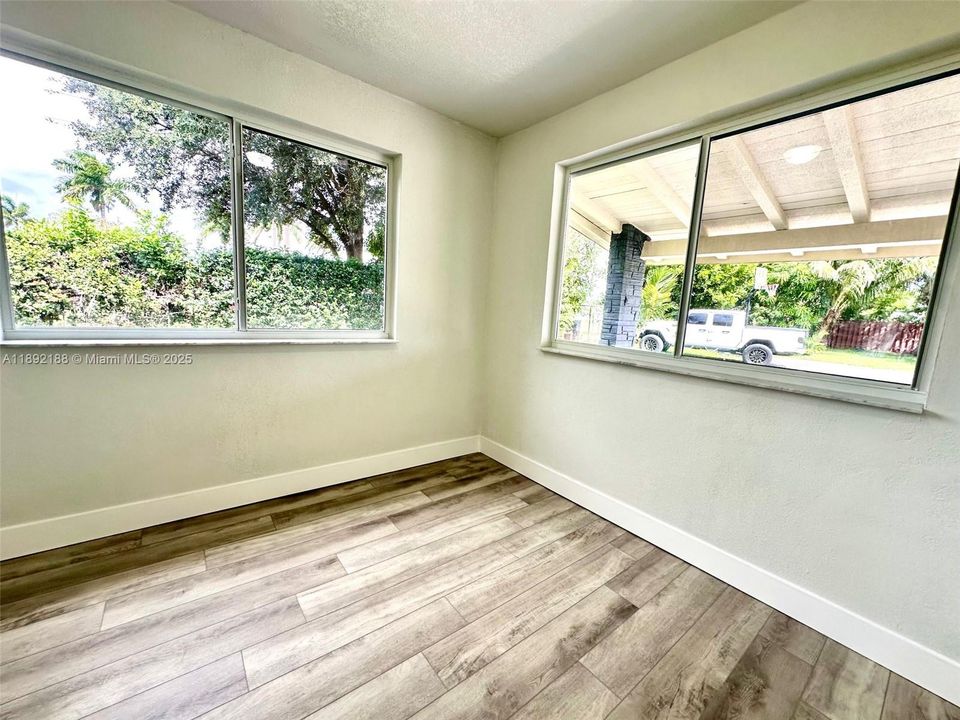 Activo con contrato: $499,000 (3 camas, 2 baños, 1204 Pies cuadrados)