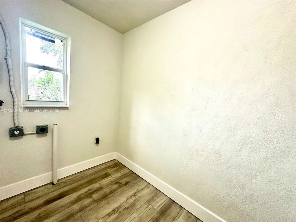 Activo con contrato: $499,000 (3 camas, 2 baños, 1204 Pies cuadrados)