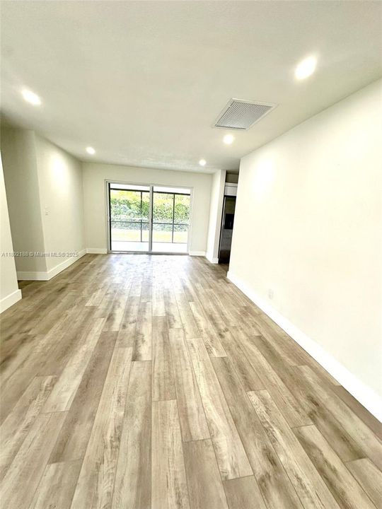 Activo con contrato: $499,000 (3 camas, 2 baños, 1204 Pies cuadrados)