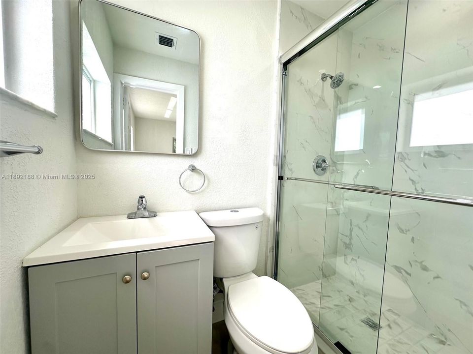 Activo con contrato: $499,000 (3 camas, 2 baños, 1204 Pies cuadrados)