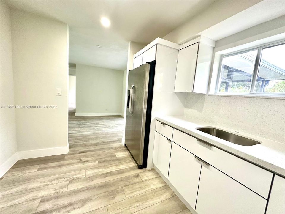 Activo con contrato: $499,000 (3 camas, 2 baños, 1204 Pies cuadrados)