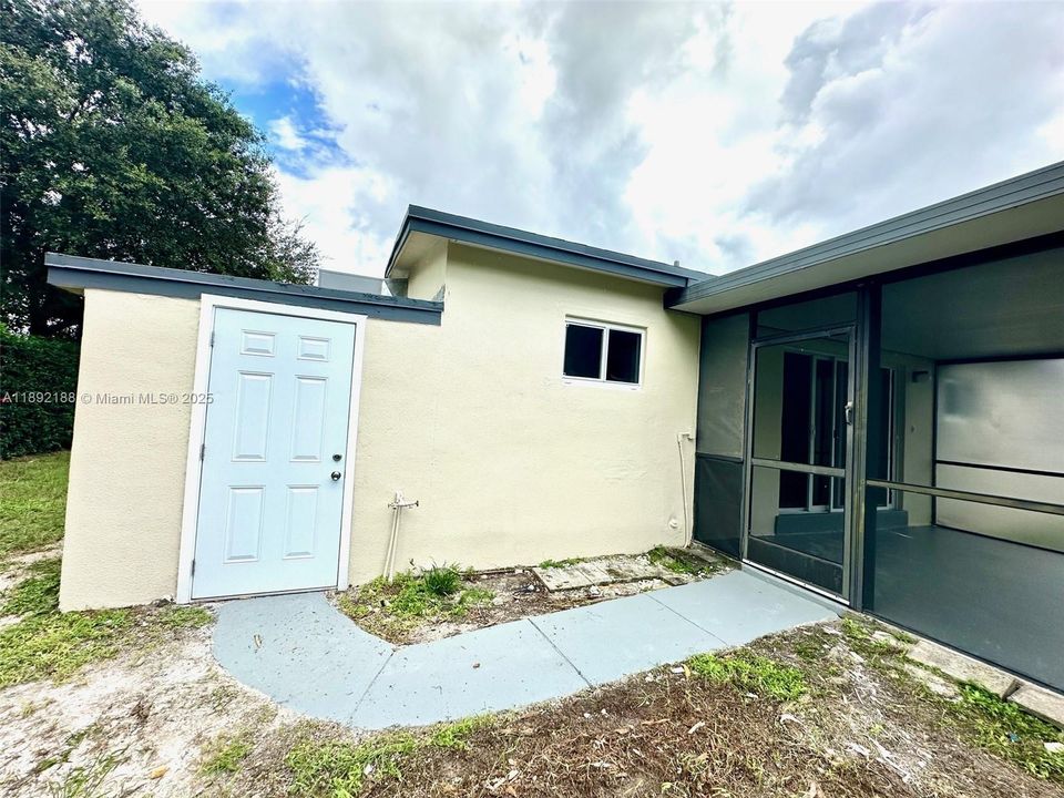 Activo con contrato: $499,000 (3 camas, 2 baños, 1204 Pies cuadrados)