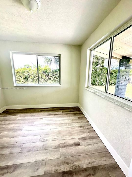 Activo con contrato: $499,000 (3 camas, 2 baños, 1204 Pies cuadrados)