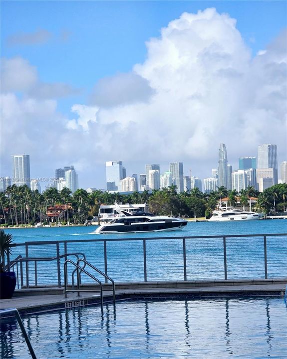 Recently Rented: $2,900 (1 beds, 1 baths, 850 Square Feet)