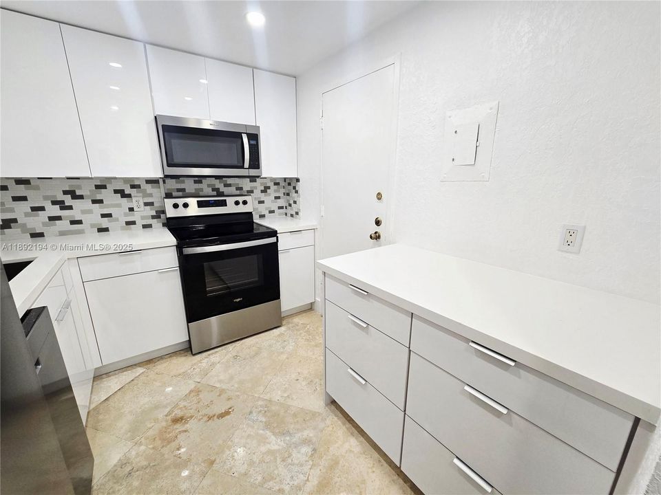 Recently Rented: $2,900 (1 beds, 1 baths, 850 Square Feet)