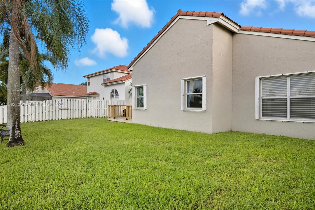 Active With Contract: $599,000 (3 beds, 2 baths, 1727 Square Feet)