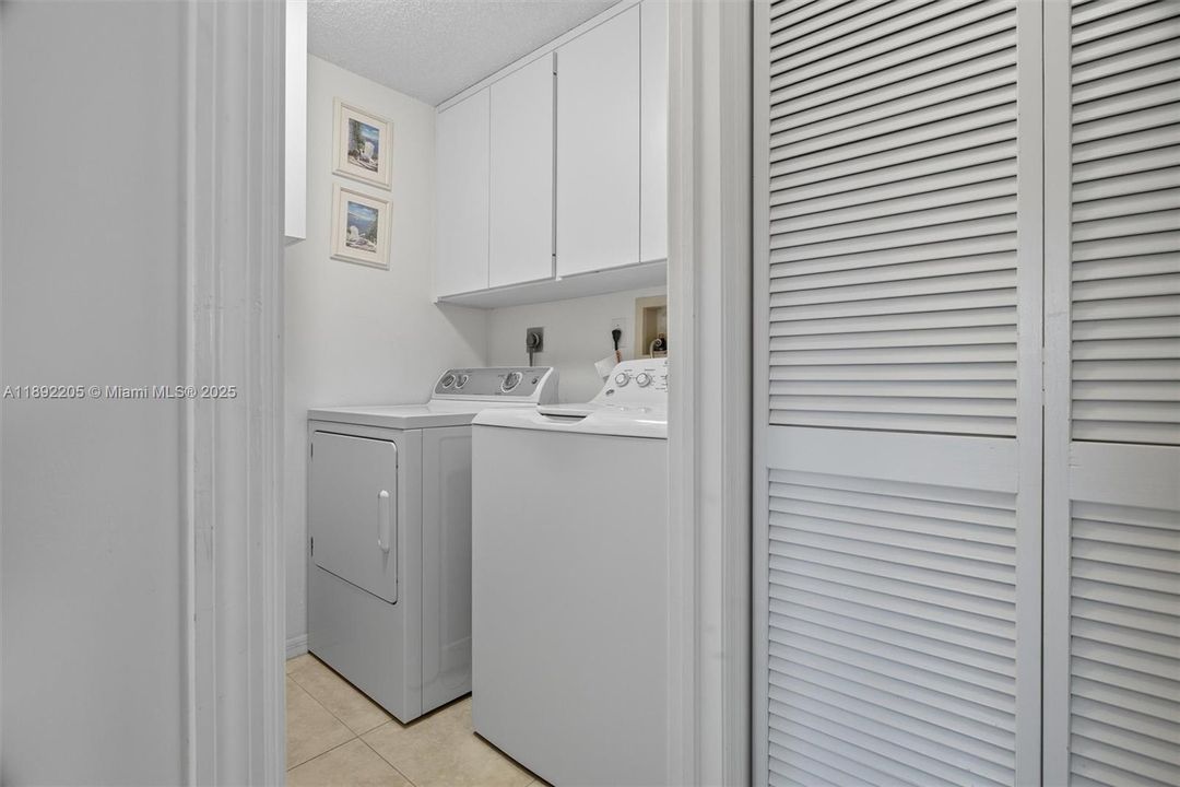 Active With Contract: $599,000 (3 beds, 2 baths, 1727 Square Feet)