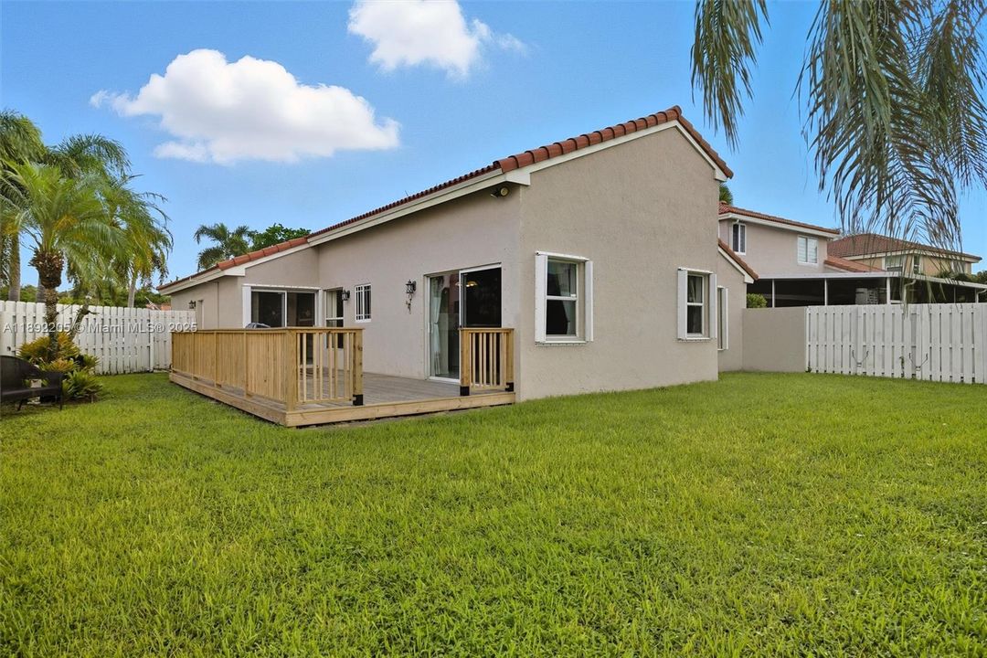 Active With Contract: $599,000 (3 beds, 2 baths, 1727 Square Feet)