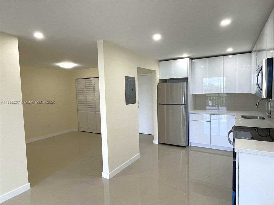 Недавно арендовано: $2,300 (2 спален, 2 ванн, 1020 Квадратных фут)