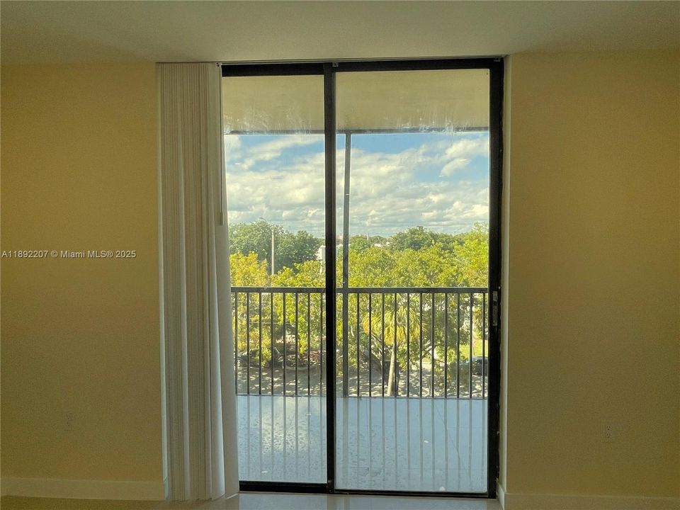 Недавно арендовано: $2,300 (2 спален, 2 ванн, 1020 Квадратных фут)