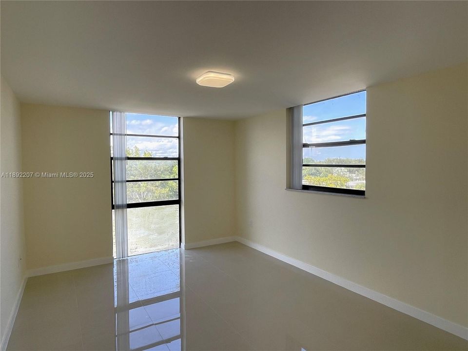 Недавно арендовано: $2,300 (2 спален, 2 ванн, 1020 Квадратных фут)