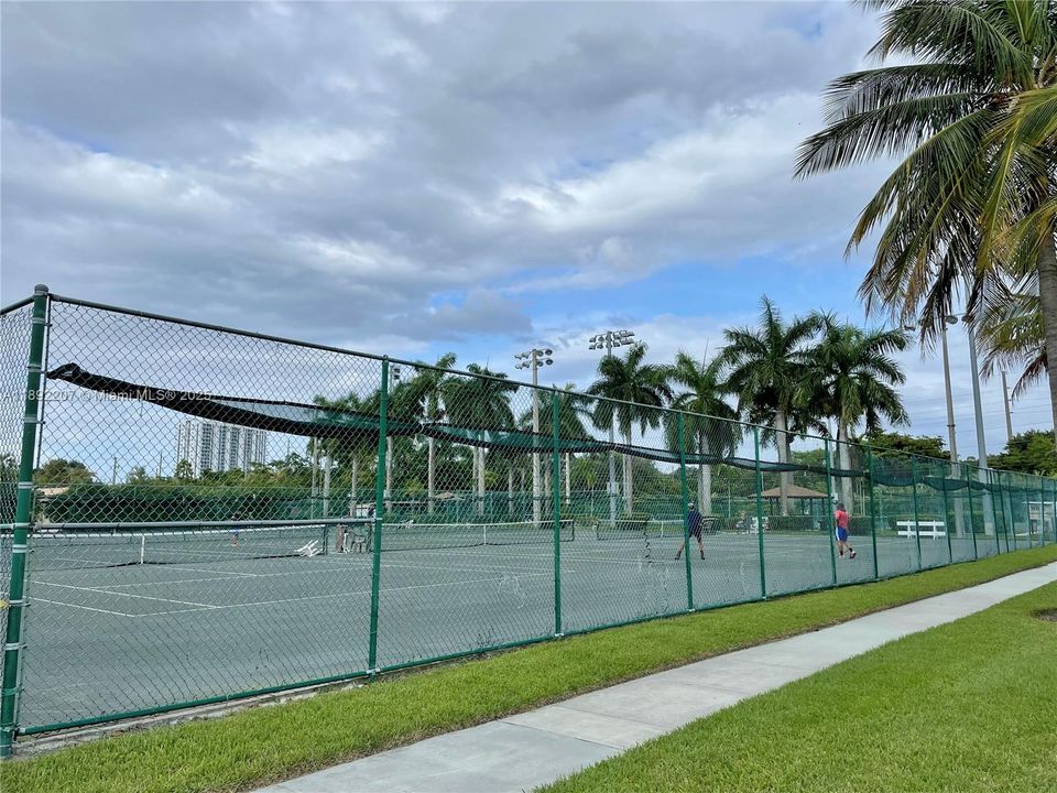 Недавно арендовано: $2,300 (2 спален, 2 ванн, 1020 Квадратных фут)