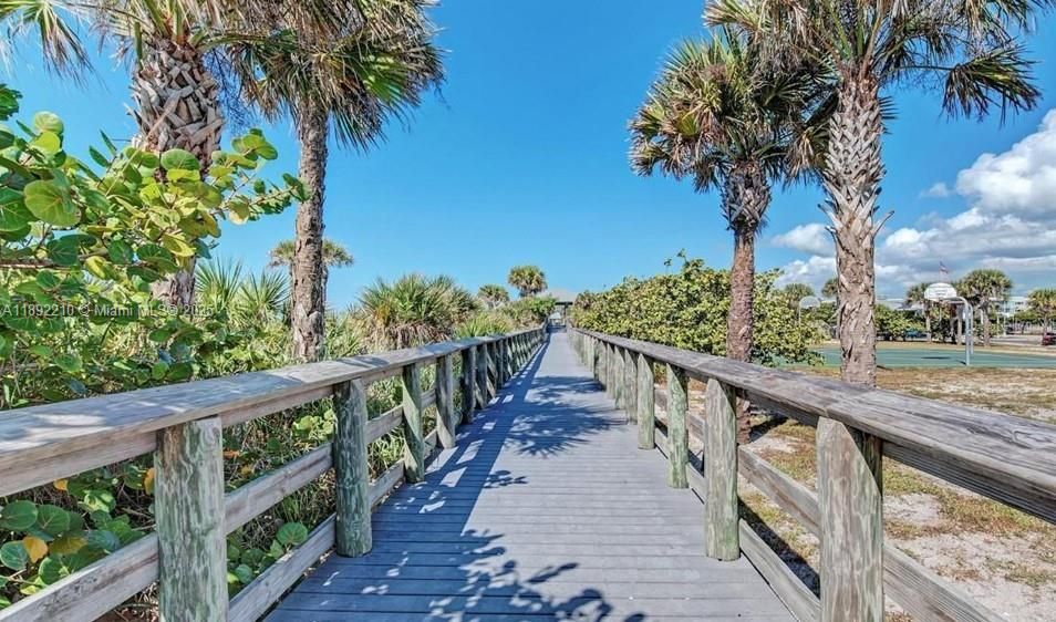 待售: $24,900 (0.25 acres)