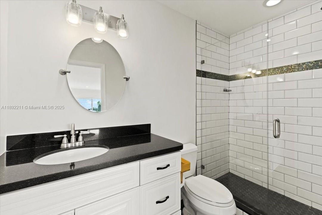 合同活跃: $439,900 (3 贝兹, 3 浴室, 2175 平方英尺)