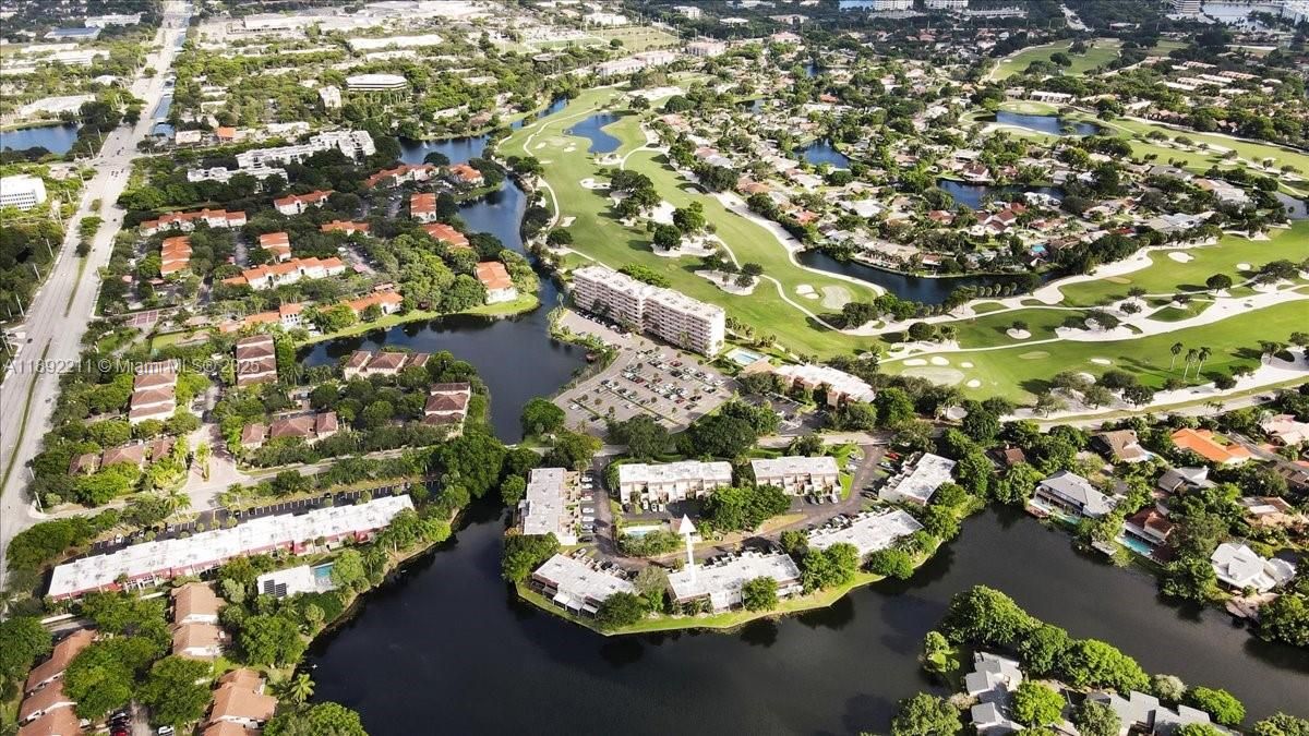 合同活跃: $439,900 (3 贝兹, 3 浴室, 2175 平方英尺)