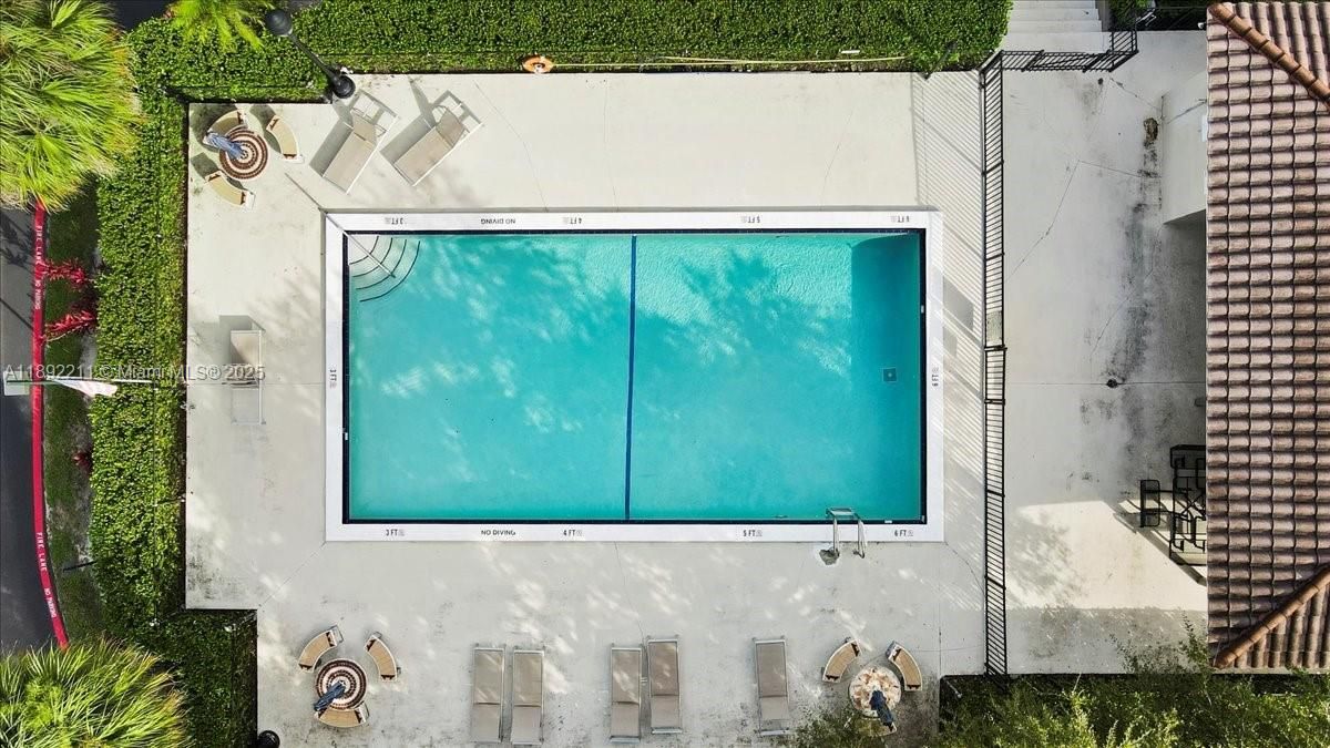 合同活跃: $439,900 (3 贝兹, 3 浴室, 2175 平方英尺)