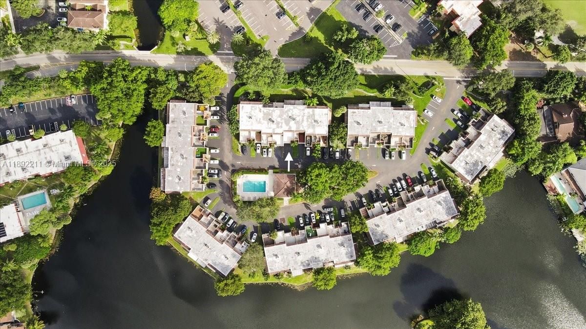 合同活跃: $439,900 (3 贝兹, 3 浴室, 2175 平方英尺)