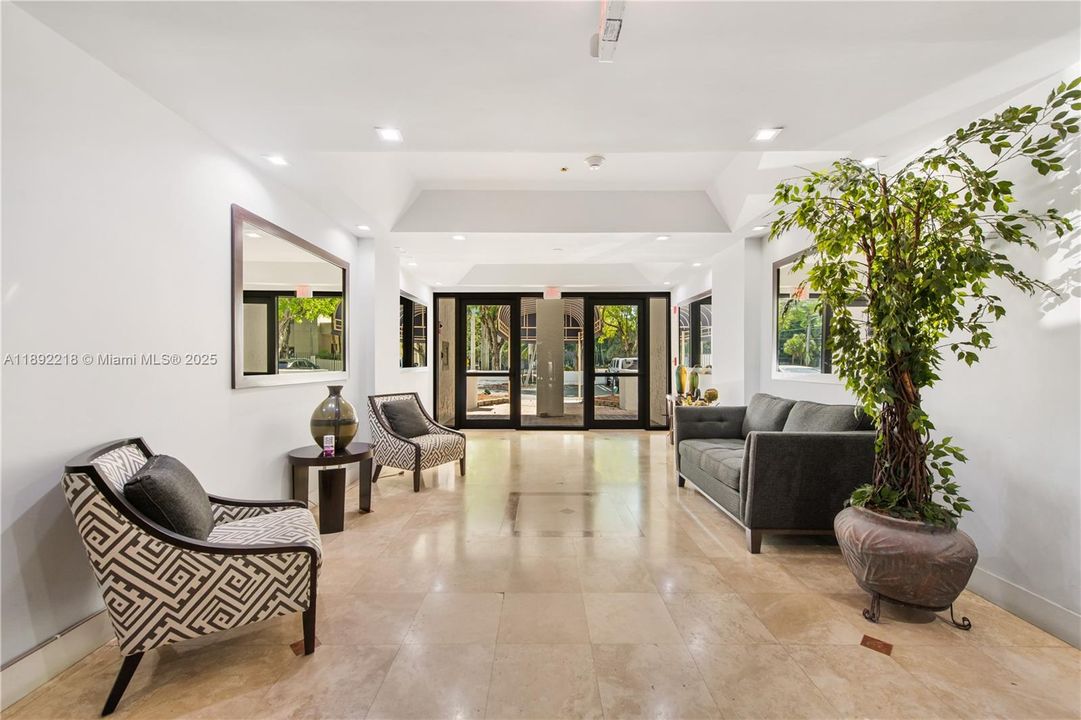 En Venta: $699,000 (2 camas, 1 baños, 660 Pies cuadrados)